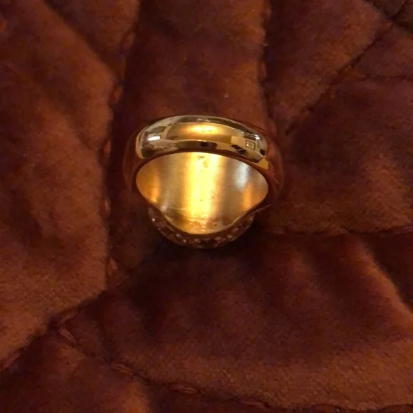 Ring - Picture 3 of 5